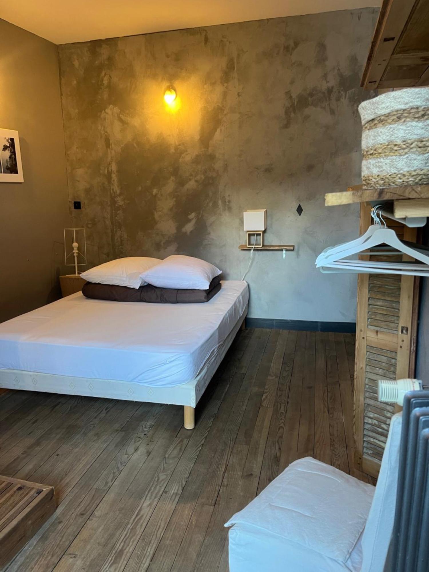 Les Remparts Apartment Люс-Сен-Совер Екстериор снимка
